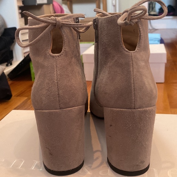 STUART WEITZMAN Light Gray Booties size 8 - Picture 4 of 6